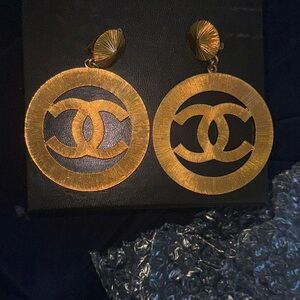 Chanel Sunburst CC Earrings. XL,Vintage 93p. Excellent Condition 24k gold plated